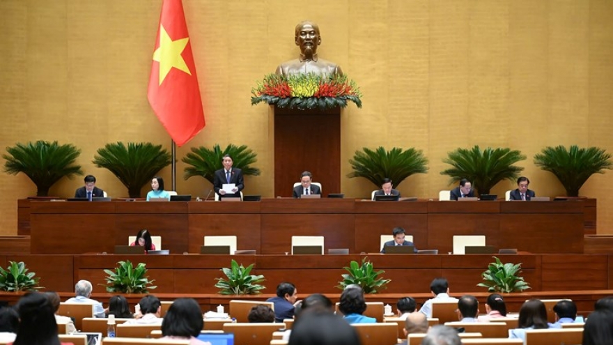 Quốc hội tiếp tục thảo luận về KT-XH và chống lãng phí